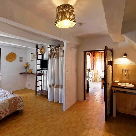 Guest house D'hotes - La Maison De Julie 3*